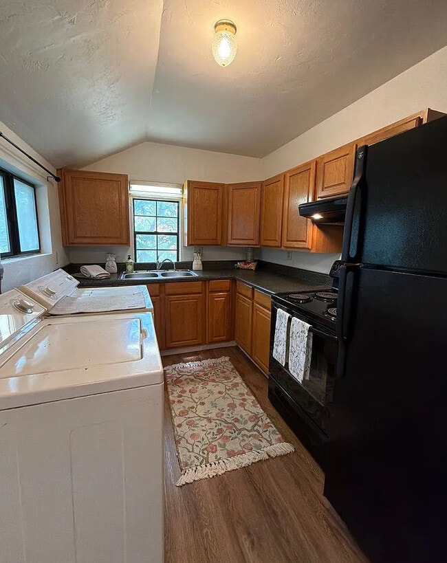 Kitchen - Unit D