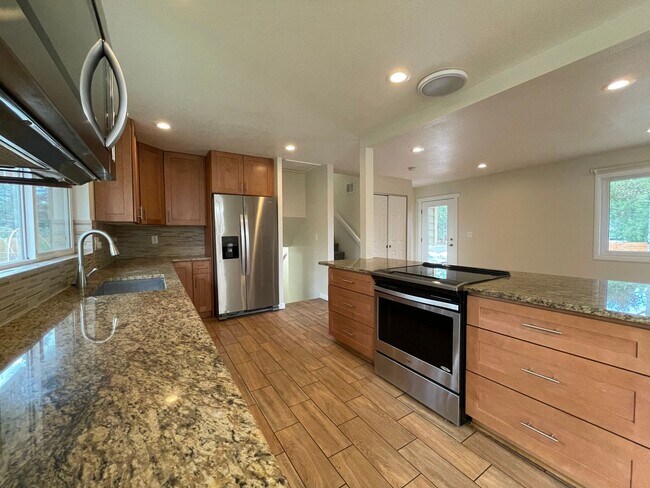 Photo - Newly Remodeled 6 Bed 3 Bath Martin Acre’s Home in Boulder- AVAILABLE NOW! (Short Term Lease)