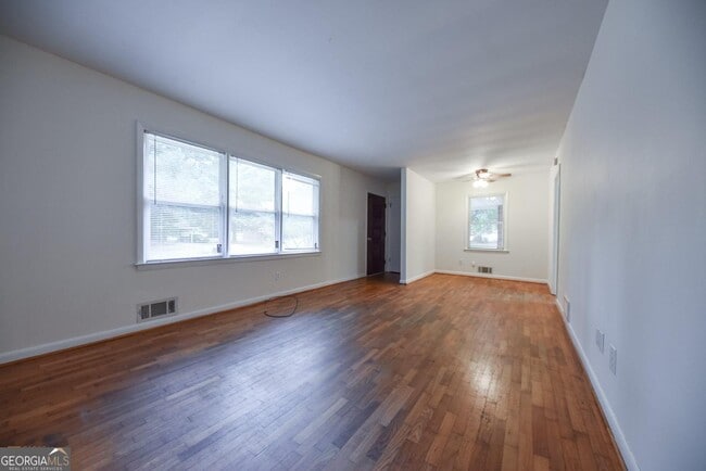 Photo - 105 Whitehead Terrace E