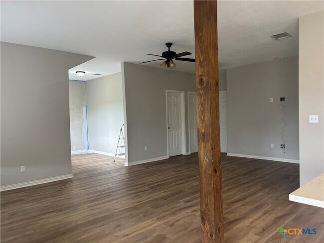 Photo - 1333 Main St