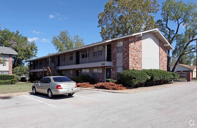 Photo - Winshire Square