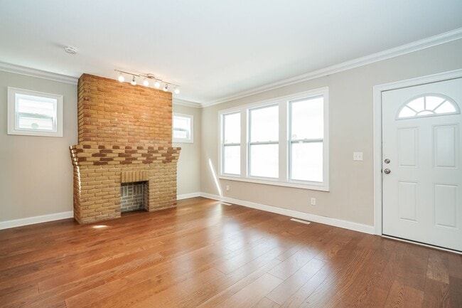 Photo - 764-766 Kelton Ave Unit 766