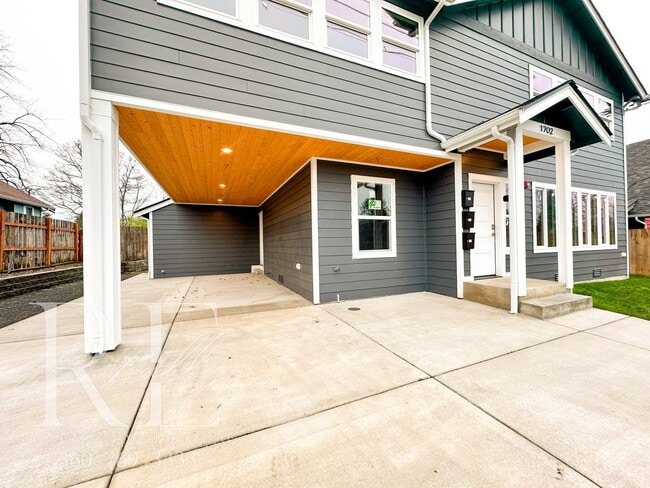 Photo - Fully Renovated Upper Unit with Modern Finishes & A/C