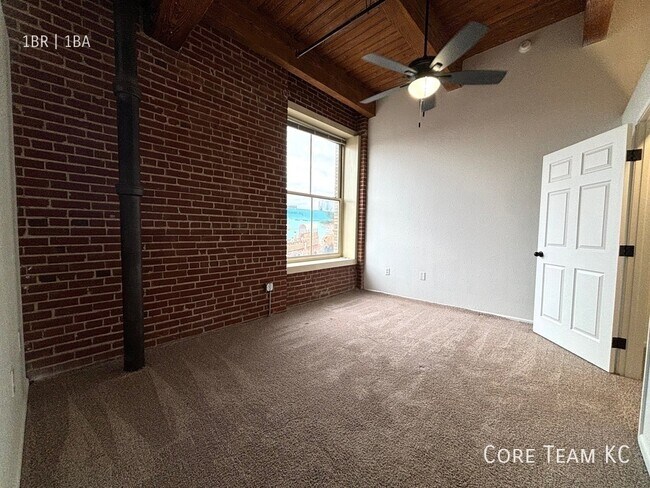 Photo - 202 W 5th St Unit 606