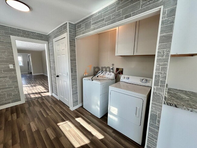 Photo - 14725 Bryan St