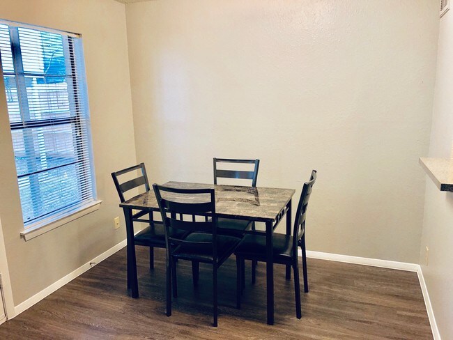 Photo - Park Plaza Apartments Unidad 215