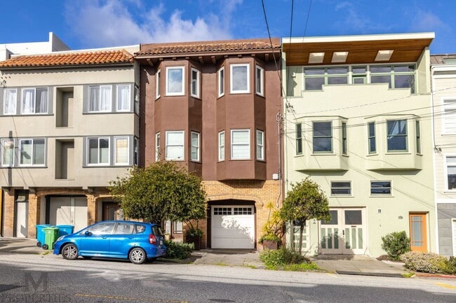 Building Photo - 818 Rhode Island St
