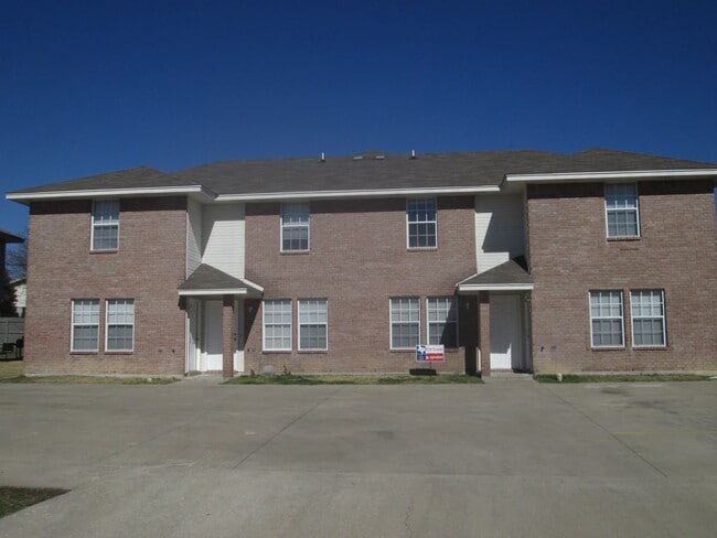 Building Photo - 5703 Redstone Dr Unit A