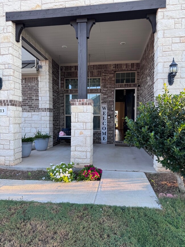 Photo - 513 Lambert Cv