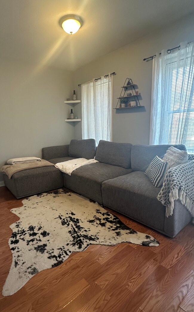 Photo - 1015 W 31st Pl Unit 1A