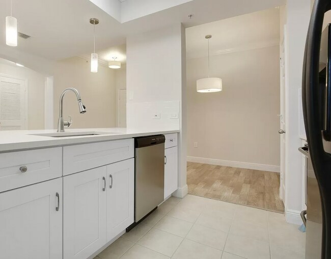 Photo - 533 NE 3rd Ave Unidad APT 321
