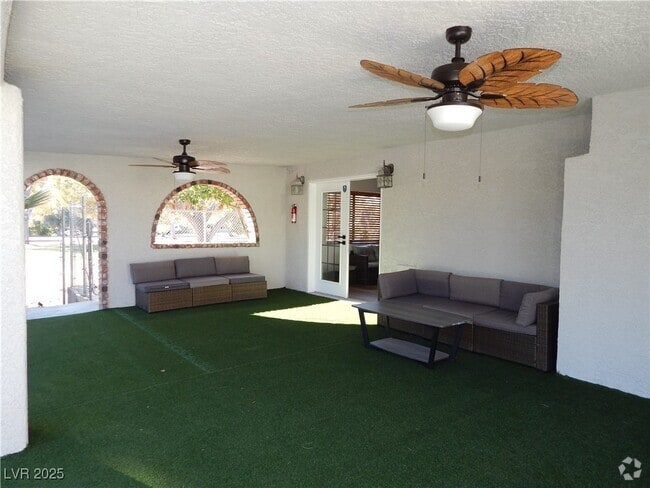 Building Photo - 3338 Zuni Cir Rental