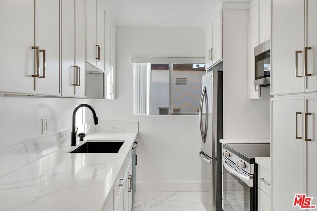 Photo - 220 S Gale Dr Unit 8