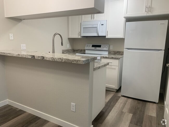 Building Photo - Downstairs 2 bedroom 2 bath brand new condo Unit 141
