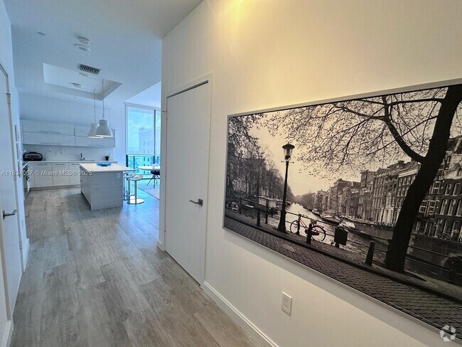 Building Photo - 45 SW 9th St Unit 4508 Rental