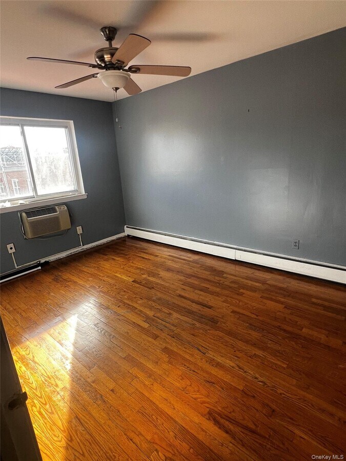 Photo - 1280 Adee Ave