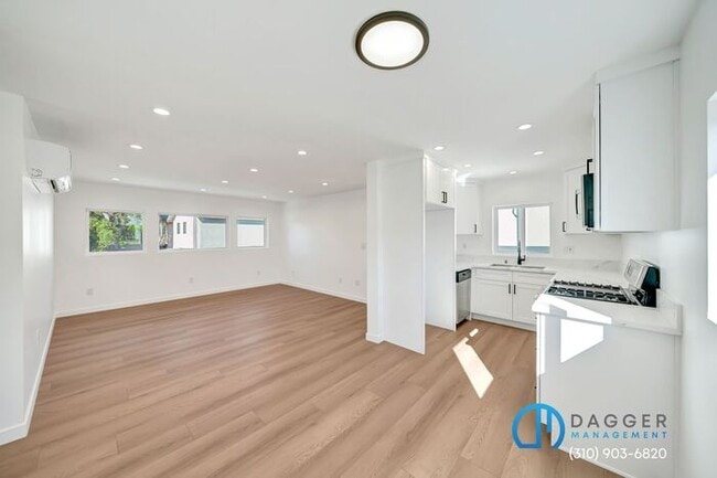 Photo - Move-In Ready Luxury: A Flawlessly Upgraded Sunland Retreat