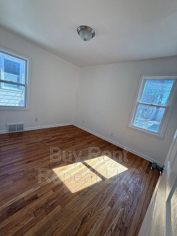 Photo - 630 Jewell St