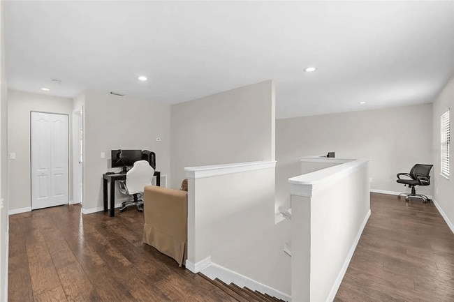 Photo - 54 Weymouth Ln