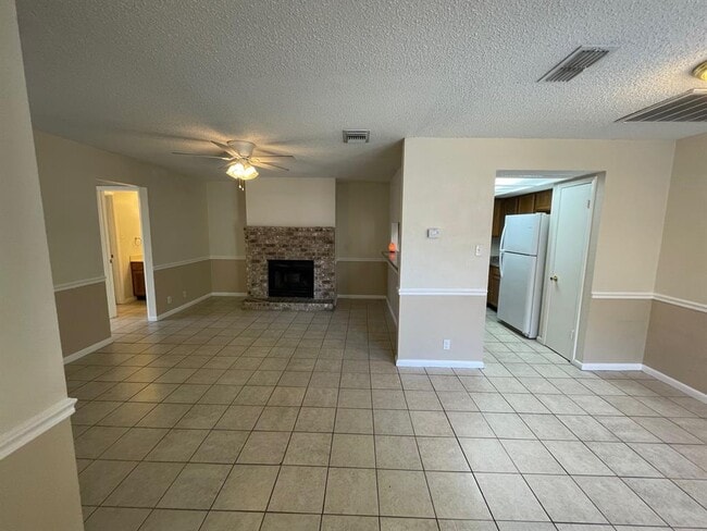 Photo - 318 W William Cannon Dr
