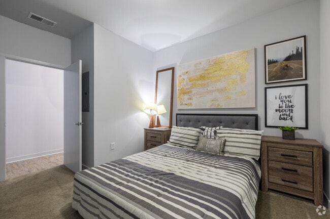 1BR, 1BA - 721SF - Bedroom