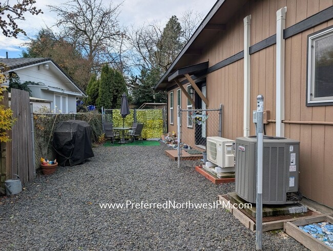 Photo - Modern 1 Bedroom Unit With Utilities and WiFi Included