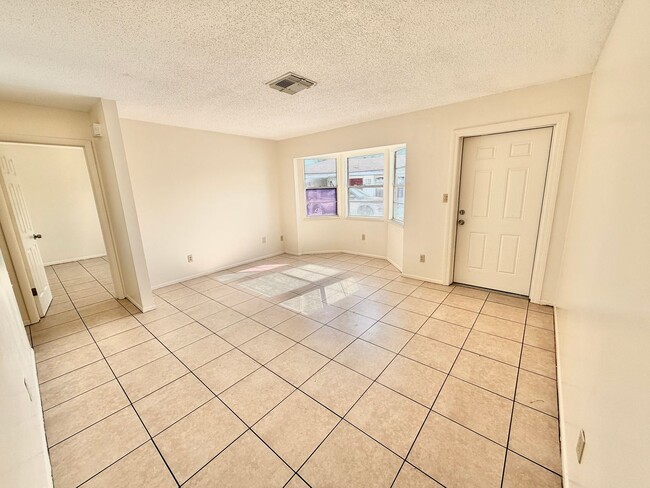 Photo - 1909-1911 58th Avenue Drive West Unit 1909