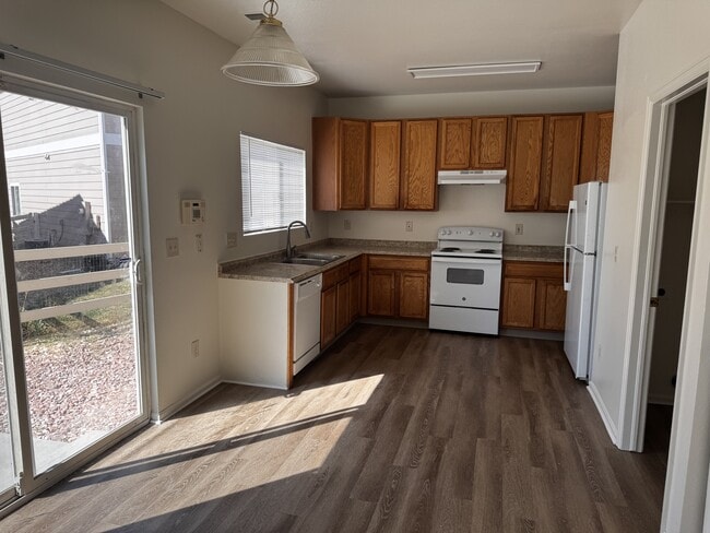 Photo - 134 S Elkhart St