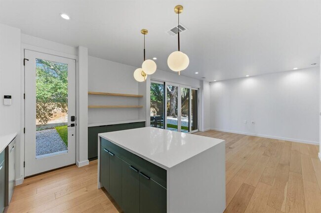 Photo - 5006 Gladeview Dr