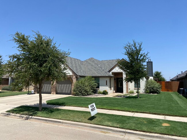 Photo - Gorgeous 4 bedroom 2 bathroom Available September!