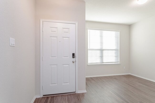 Photo - 632 Reinhardt Blvd