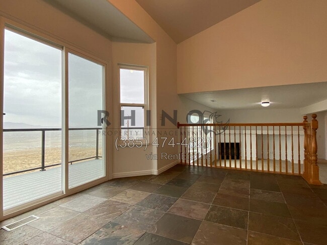 Photo - 8 Duchesne Cir