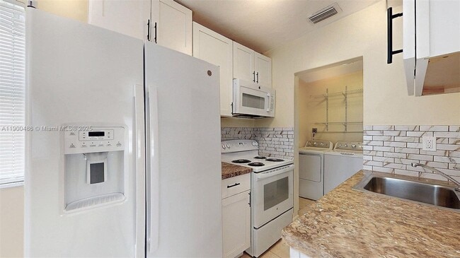 Photo - 830 NW 3rd St