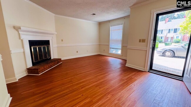 Photo - 107 Manorview Ct