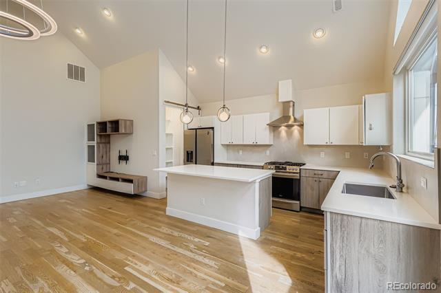 Photo - 3411 Albion St