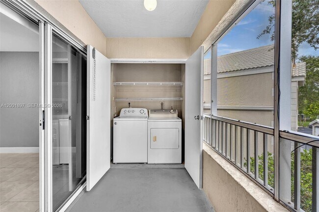 Photo - 2851 N Oakland Forest Dr Unidad 306