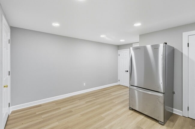 Photo - 2445 Harriet Ave