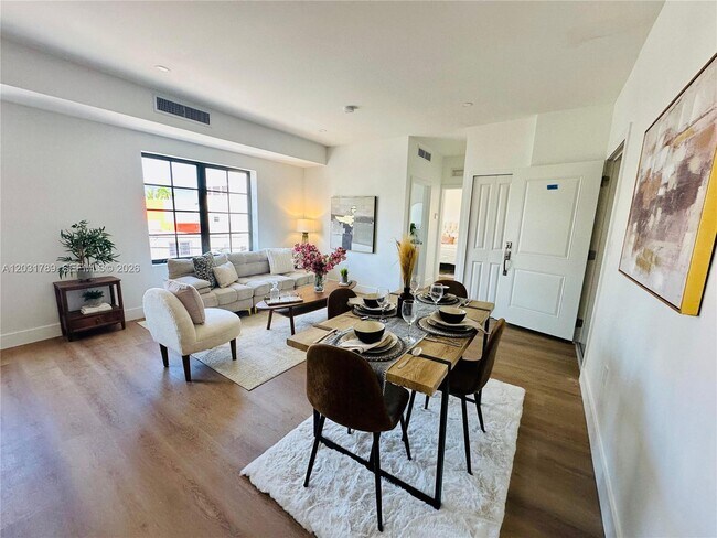 Photo - 1619 Jefferson Ave Unit 303