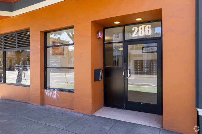 Entrance - Carlin Apartment