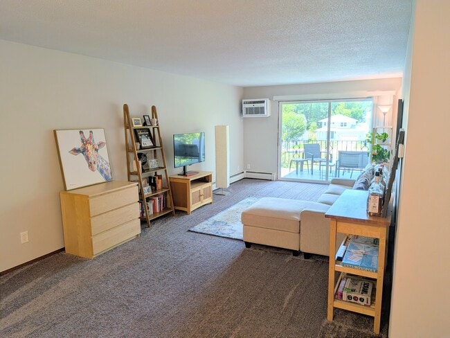 Photo - 2700 Dale St N Unidad A304