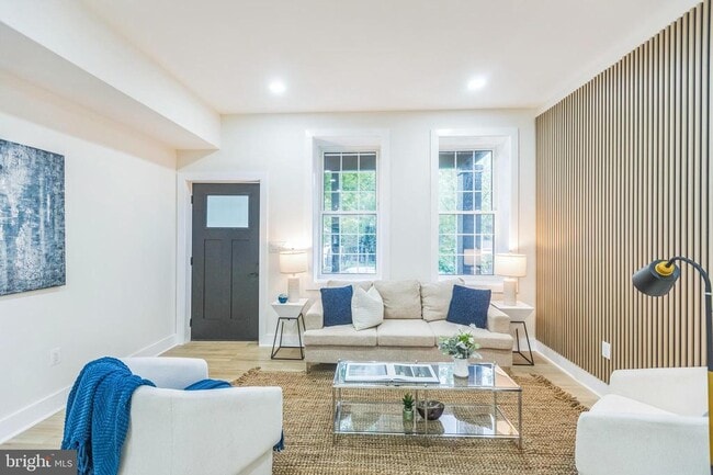 Photo - 1129 8th St NE