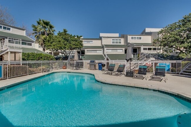 Photo - 1818 S Lakeshore Blvd Unit 37