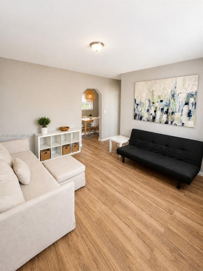 Photo - 375 SW 19th Ave Unit 2
