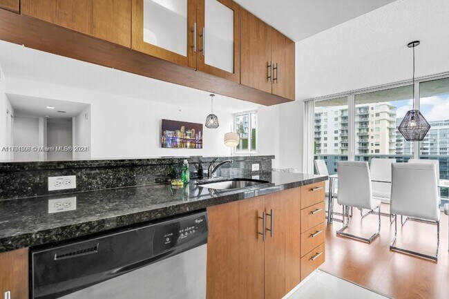 Photo - 601 NE 23rd St Unit 905