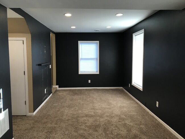 Livingroom - 4038 Bryant Ave N