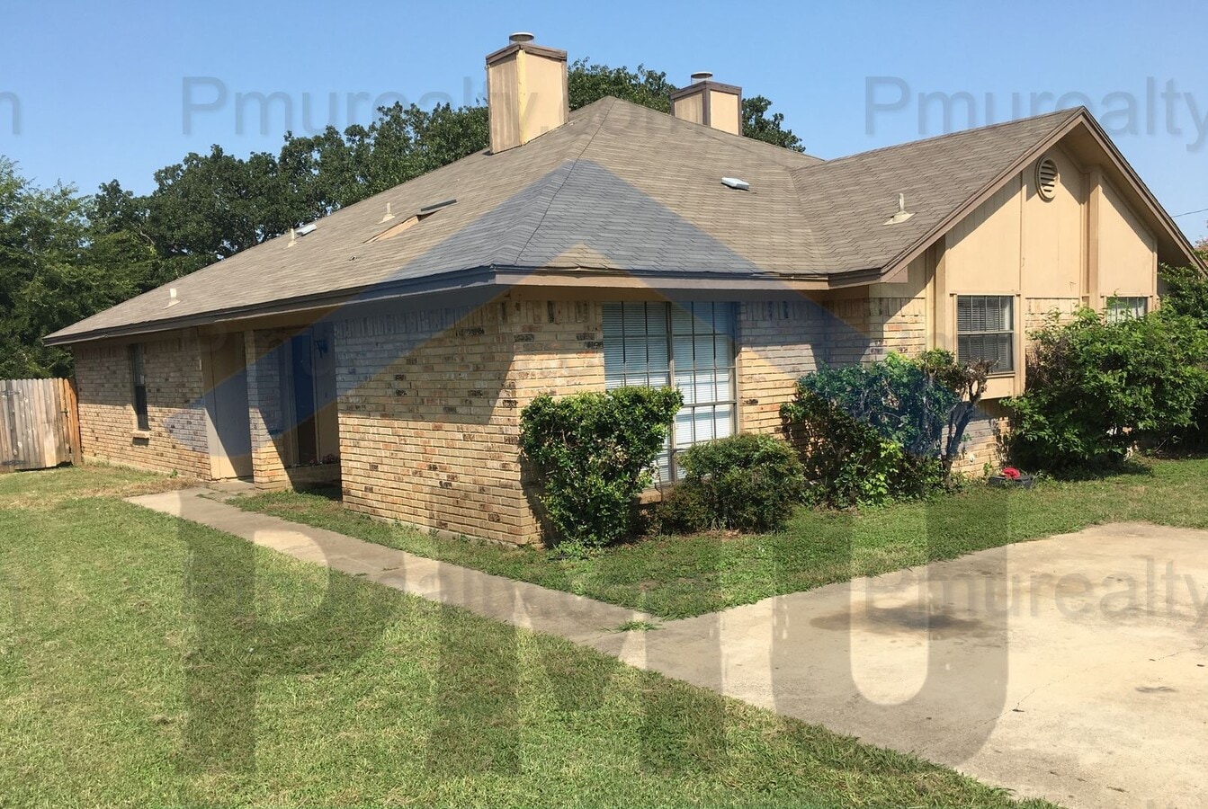 AVAILABLE NOW!!! Nice 2-Bed, 2-Bath Half D... - AVAILABLE NOW!!! Nice 2-Bed, 2-Bath Half D... House
