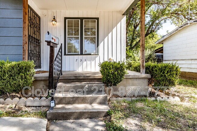 Photo - 731 Glamis Ave