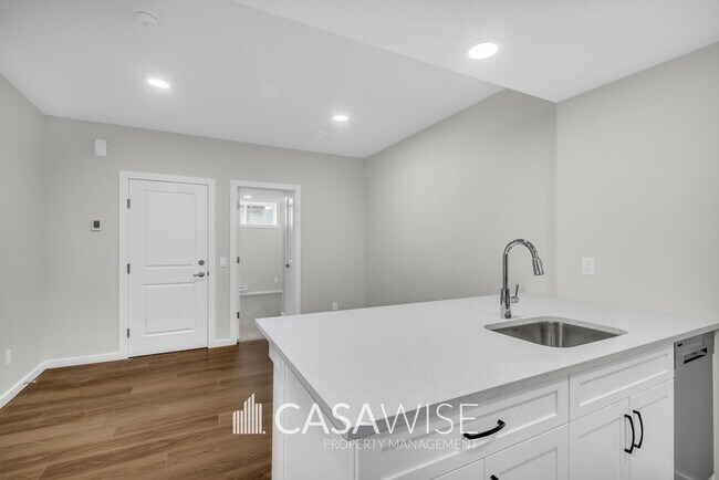 Photo - 20935-20925 25 Ave NW Unit Bsmt