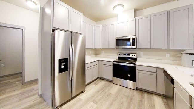 Photo - Newer 7 Bedroom 3 Bath unit!!!