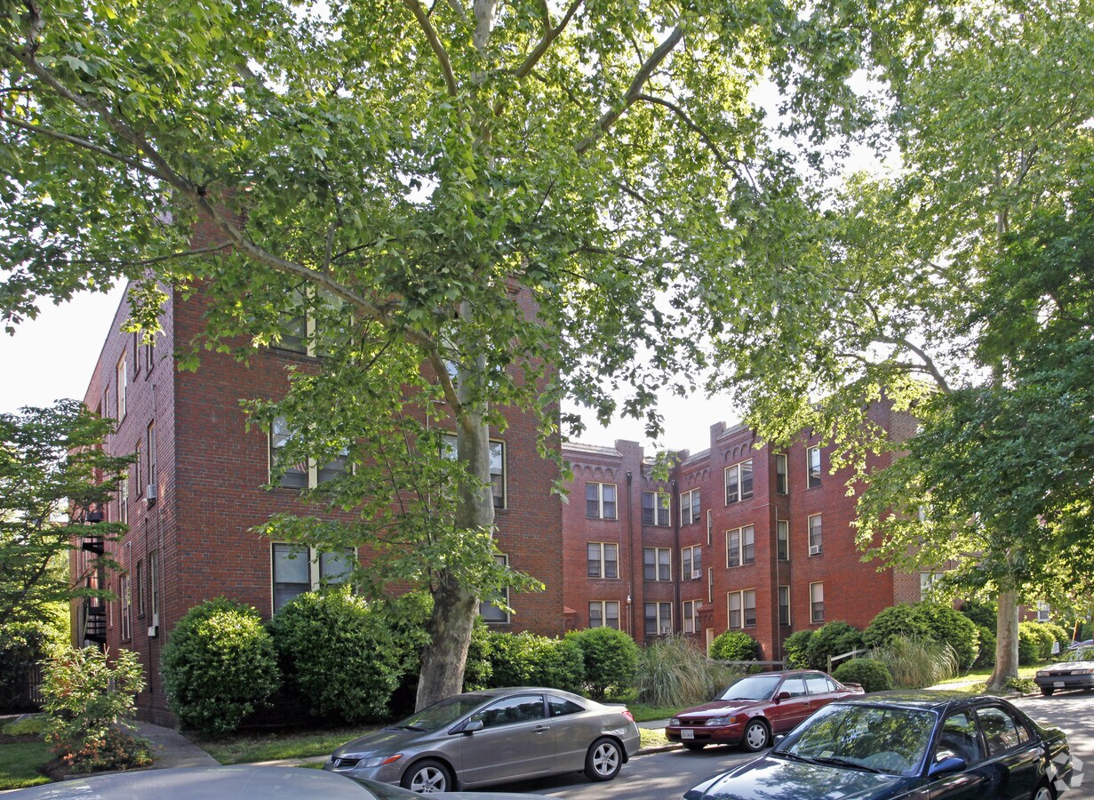 Photo - 900 Brandon Ave